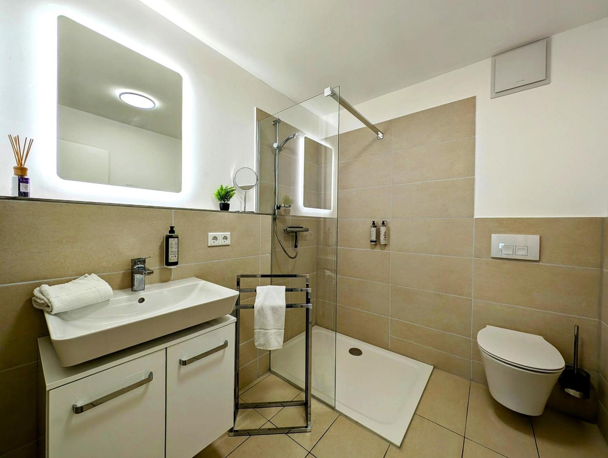 Bohnapartments - Nordkap-Suiten - Gratis Parkplatz - Moderner Neubau - Erdgeschoss - Fussbodenheizung Erfurt Kültér fotó